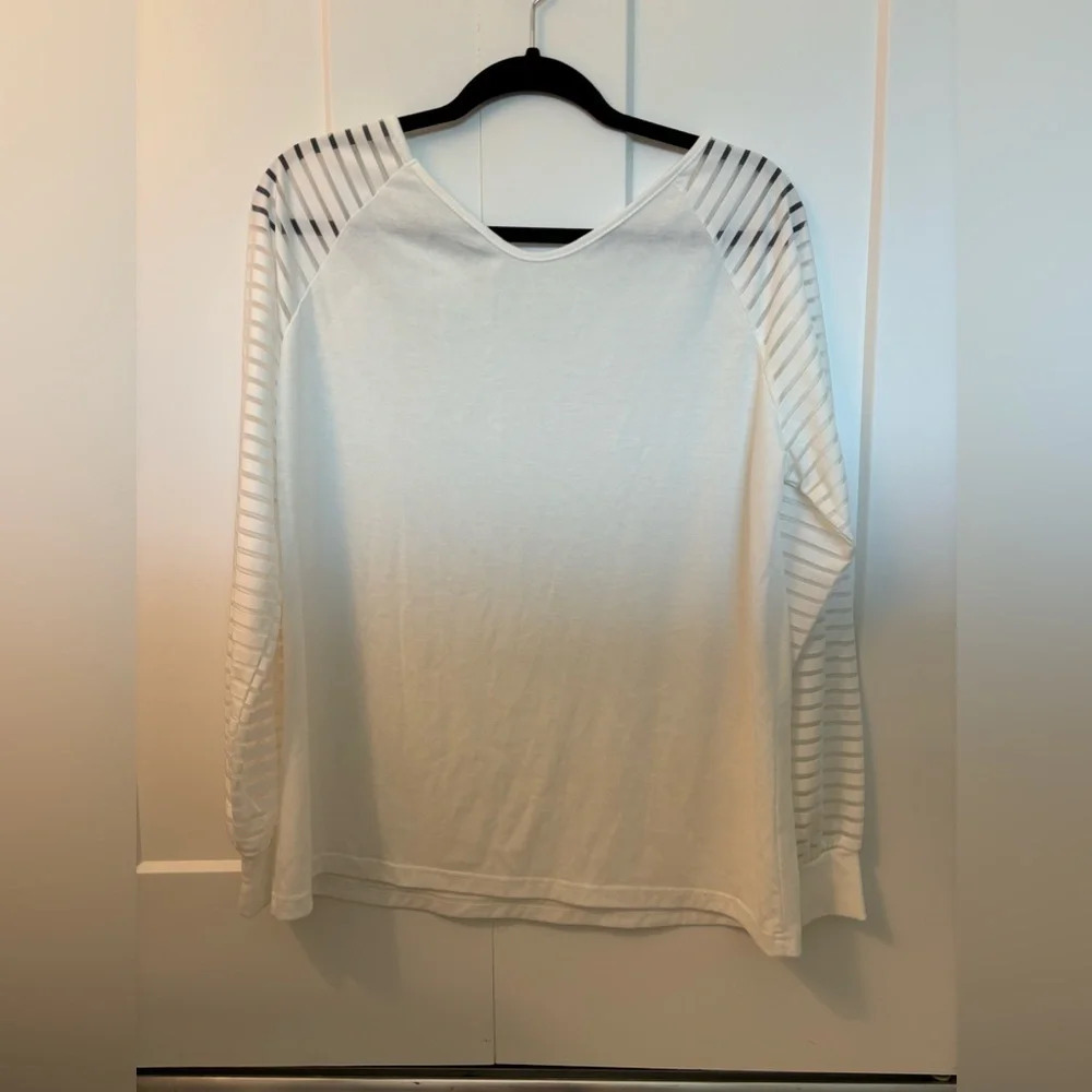 Amazon Women’s V-Neck Long Sleeve T-Shirt White Size L Stripe Sleeves - Picture 3 of 4